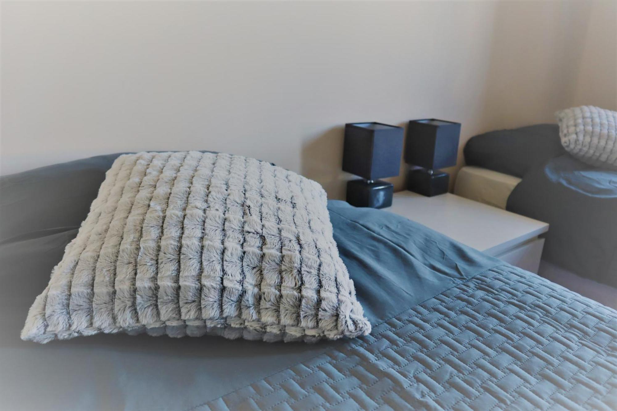 شقة 2Br Apt In Crawley W Parking - Near Gatwick المظهر الخارجي الصورة